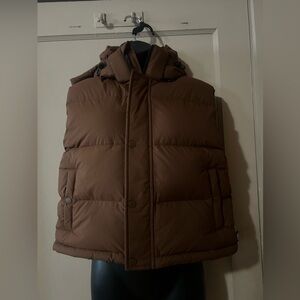 Aritizia Super Puff Vest Nwt